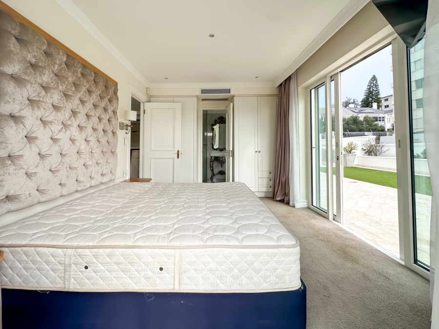 2 Bedroom Property for Sale in Sea Point Western Cape